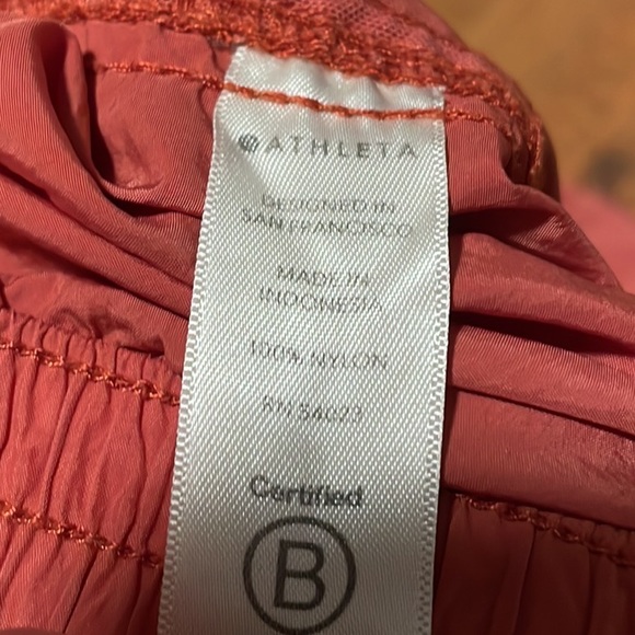 Athleta Expedition Short in Etruscan Red - Picture 7 of 7